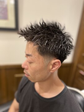 ヒロギンザバーバーショップ 神楽坂店(HIRO GINZA BARBER SHOP) 【ツイスト×テーパーフェード】