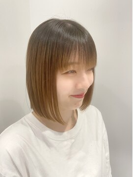 エール(Aile) 大人かわいい切りっぱなしボブ