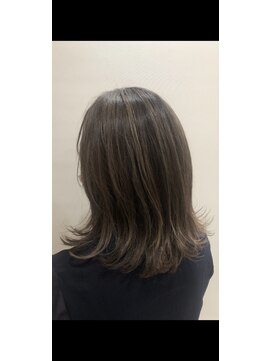 フルール たまプラーザ(Fleur) ミディアムレイヤーとハイライトカラーでより立体的に