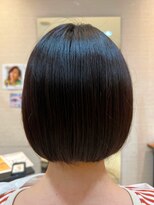 ヴィヴァーチェイルソーレ(VIVACE ilsole) 20代30代大人可愛い小顔ショートボブ前下がりショートハイライト