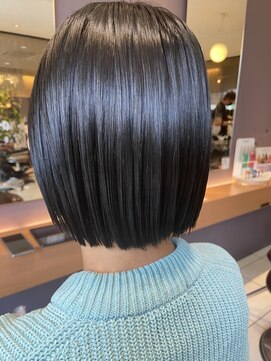 アイフィール(ifeel) 【塚越】ネイビーブルー×ミニボブ