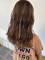 ビーグレイス&nbsp;派手過ぎないハイライト×20代細かいウェーブヘア