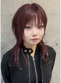 クールなヴァーガンディーカラーとウルフレイヤーカット★