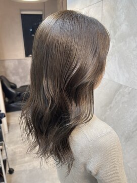 ドゥマン(Demain) メルティカラー フェミニンロング 似合わせカット　ツヤ髪