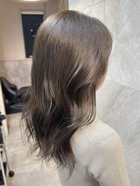 ドゥマン(Demain) メルティカラー フェミニンロング 似合わせカット ツヤ髪