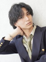 ビカム 名駅(become)&nbsp;【大人縦落ちパーマ】センターパートウルフメンズコンマバング