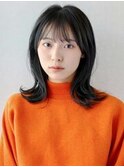 外ハネくびれミディ × シースルーバング/万能暗髪スタイル