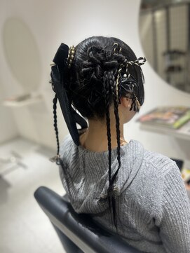 ミルメルシー(Mille mercis) ～成人式ヘアセット～ねじりスタイル