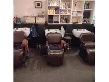 ピーアップスタイル(P+UP STYLE)の雰囲気（サイドシャンプーのシャンプースペースで極上のシャンプーご体験）