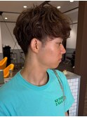 癖毛を活かしたマッシュスタイル