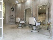 カードル アンド ブラン(cadre and blanc)