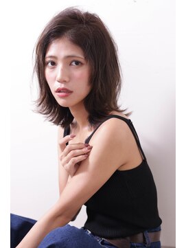 ロロネー(Lolonois) 【Lolonoios野田】外ハネくびれミディ