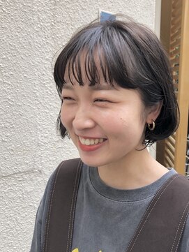 ツール ヘアプラスライフ ラボ(TOOL hair+life lab.) 透明感ナチュラルベージュ×耳掛けボブ