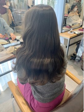 ロマリア(Lomalia) ★ ブリーチしなくてもグレージュカラーはできます！ 伊藤タケシ