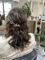 ユニ (UNI)&nbsp;ハーフアップ