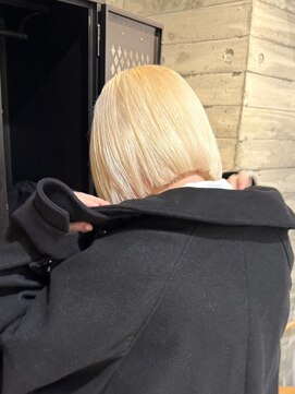 ヲタク(wotaku.) ブロンドカラー抜きっぱなしブロンドハイトーンダブルカラーボブ