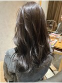 オリーブベージュ