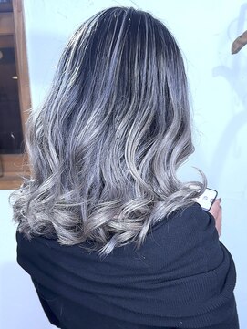 ブレイズヘアー(BLAZEhair) 【他店修正】ホワイトシルバーバレイヤージュ×ブリーチ２回