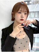 グレージュ切りっぱなしボブ前髪ありミニボブミルクティベージュ