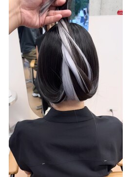 ヌエン 渋谷(NU/EN) 色落ちしても白くいたいもん！ホワイトシルバーで叶えます。