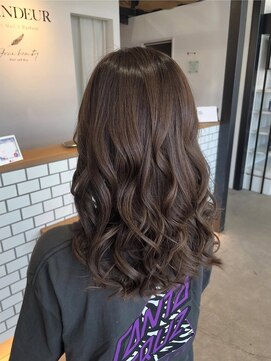 グランデュール 静岡インター通り店(GRANDEUR) モカブラウン