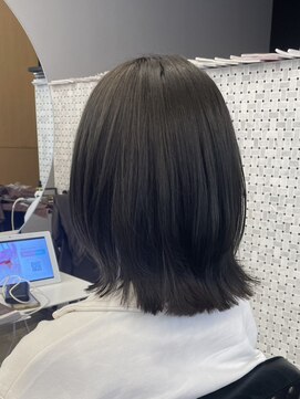 アコロン 武蔵小杉(acoron.) 毛先外ハネで軽やかな抜け感【武蔵小杉】