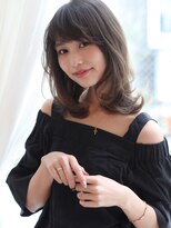 ヴィヴィ(VIVIE)&nbsp;小顔ひし形くびれヘアレイヤーミディアムオリーブグレーココア