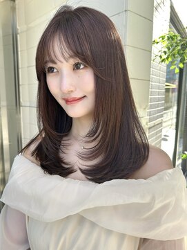 ナナローネス(nana loness) レイヤーカット　ミディアムレイヤー　くすみベージュ　顔まわり