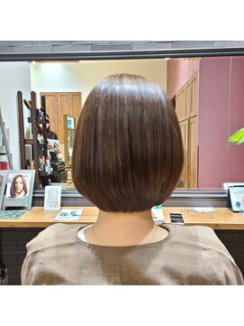 ルッソカナン(Lusso canaan) ブラウンカラー/丸みショートボブ