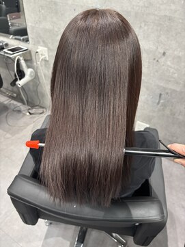 モダンメイド 四条烏丸(modern made) 前髪あり耳掛け丸みくびれショートボブ20代30代40代50代60代