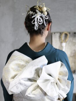 成人式やイベントにぴったり！美しい着付けとヘアセットで、特別な瞬間を演出します［CANNA/代官山］