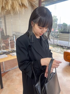 クラウド(Cloud) インナーカラーとパッっとミディアム