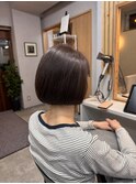 大人女性に似合う丸みボブ×艶ブラウン