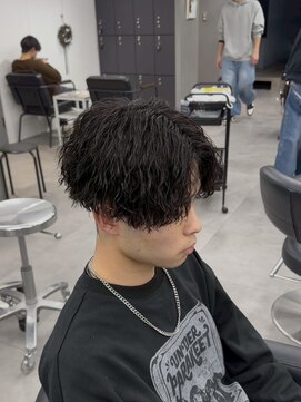 オーバル ジングウマエ(OVARL jingumae) 縦落ちパーマツイストスパイラルパーマ縦落ちセンターパート