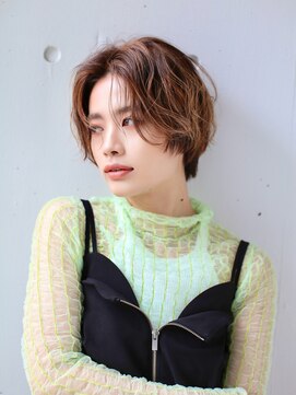 フェリチタ ひばりヶ丘(FELICITA) ショートカットとオレンジルーツカラー