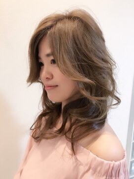 バズサロンフォーヘアー(Buzz salon for hair) アッシュカラー　レイヤーロング