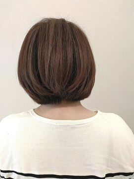 ピールアーク(peal ark) 20代30代40代【ツヤ感大人ボブ】×【フォギーベージュ】