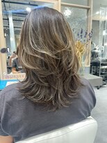 ユッカ 梅田(YUCCA)&nbsp;【 YUCCA 】大人可愛い20代30代40代 ミディアム/レイヤーカット