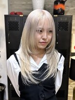 ヲタク(wotaku.)&nbsp;ホワイトベージュハイトーンカラーケアブリーチレイヤーカット