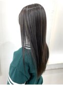 ストレート　ハイライトカラー　アッシュカラー　20代30代