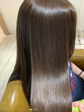リリィ ヘアデザイン(LiLy hair design) 【minami】つるつるオイルストレート
