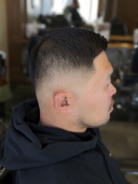 ワンワンオー バーバーショップ コンチネンタル(@110 BARBER SHOP continental) フェード