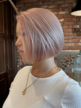 ボコカ(bococa) 【macana指名】ケアブリーチ　ホワイトピンク　切りっぱなしボブ