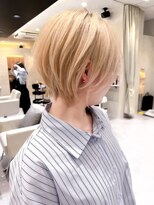 シシ 大宮(She 2.) 大人ショートボブ/ホワイトグレージュ/ブリーチ/ダブルカラー