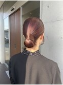 タイトシニヨンお団子ヘアアレンジお呼ばれ結婚式二次会スタイル