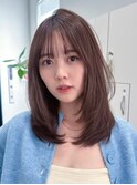 顔周りレイヤーカットくびれヘアミルクティーベージュカラー