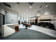 リード 豊洲店(REEED)の雰囲気（周りが気にならない広々空間。親子でご来店いただけます！）