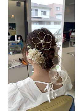 エマビビット 港店(EMA VIVID) シニヨン