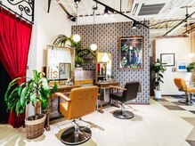 カバーヘア ブリス 上尾西口店(COVER HAIR bliss)の雰囲気(席の間隔を広々と保ち、周りを気にせずゆっくり寛げる上質空間)