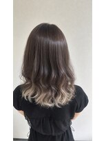 アクイール(ACCUEILLIR)&nbsp;ホワイトベージュインナーカラー